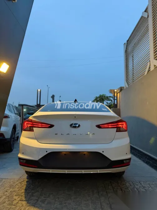 هيونداي إلنترا 2026 أبيض جديدة للبيع - 3