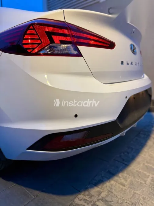 هيونداي إلنترا 2026 أبيض جديدة للبيع - 6