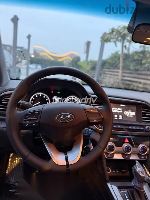 هيونداي إلنترا 2026 أبيض جديدة للبيع - 8