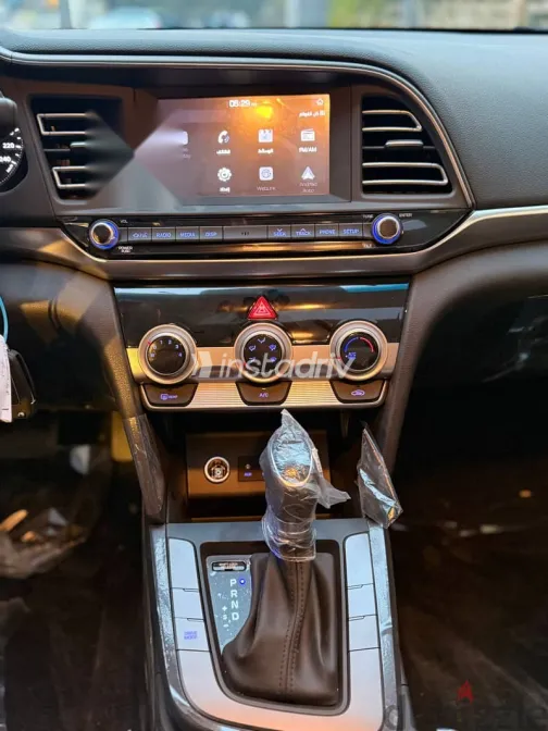 هيونداي إلنترا 2026 أبيض جديدة للبيع - 9