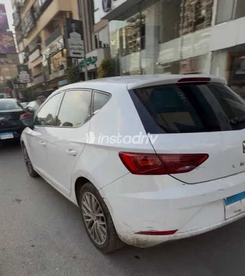 Seat Leon 2018 White Used for Sale - 2