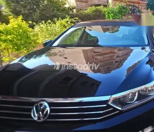 فولكس فاغن باسات 2019 أسود مستعملة للبيع - 1