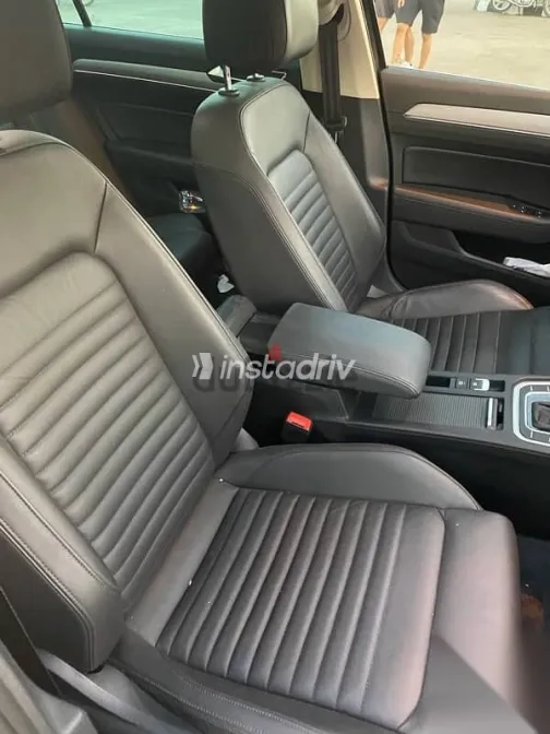 فولكس فاغن باسات 2019 أسود مستعملة للبيع - 6