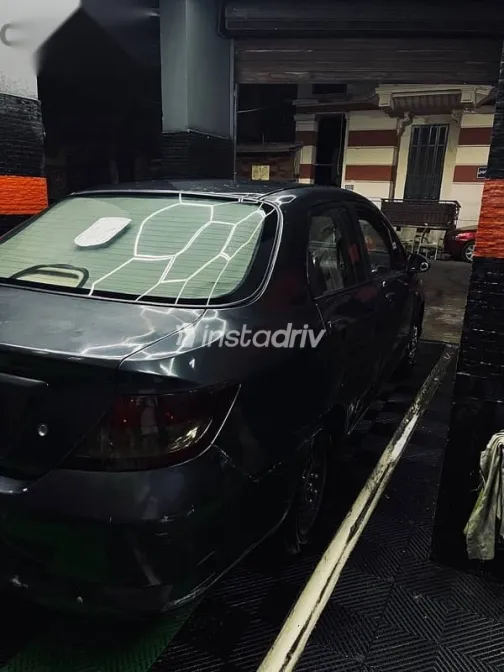 هوندا سيتى 2005 أزرق غامق مستعملة للبيع - 6