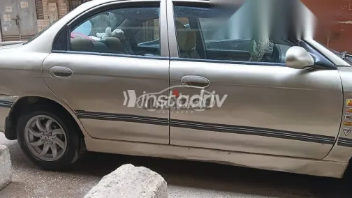 Kia Sephia 2001 Gold Used for Sale - 3