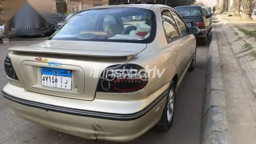 Kia Sephia 2001 Gold Used for Sale - 7