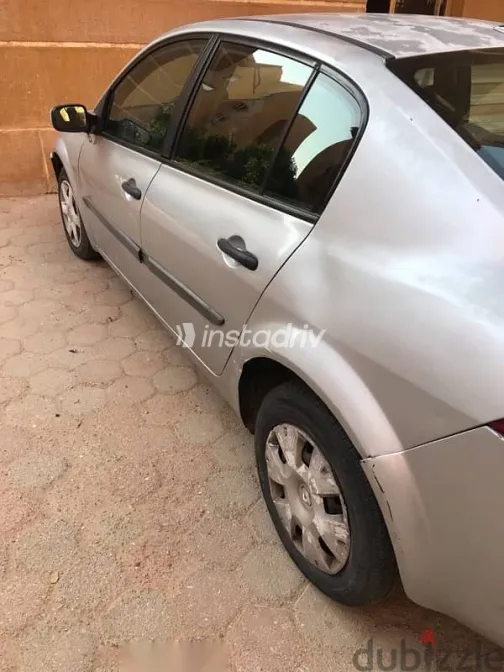 رينو ميجان 2009 فضي مستعملة للبيع - 1