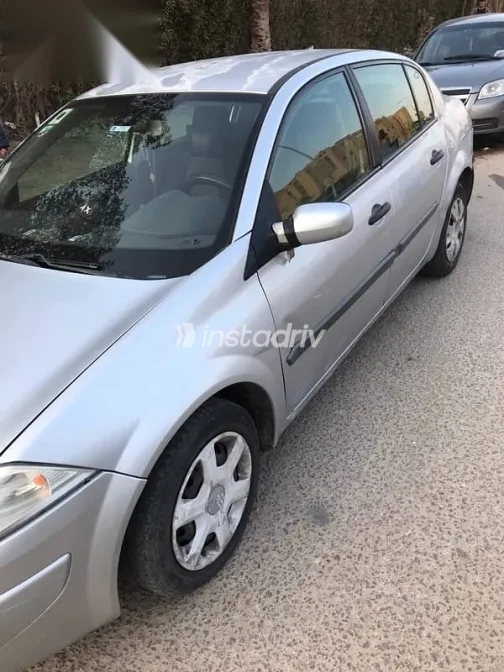 رينو ميجان 2009 فضي مستعملة للبيع - 2