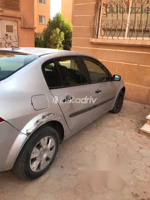رينو ميجان 2009 فضي مستعملة للبيع - 4