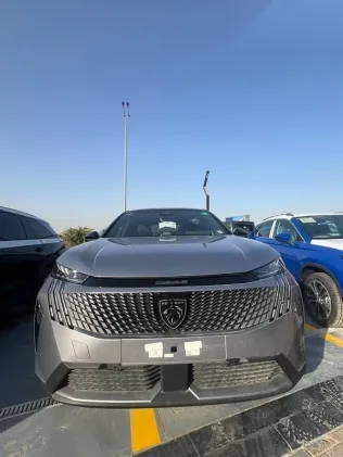 بيجو 3008 2026 رمادي جديدة للبيع