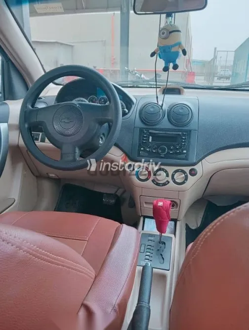 شيفروليه افيو 2018 فضي مستعملة للبيع - 2