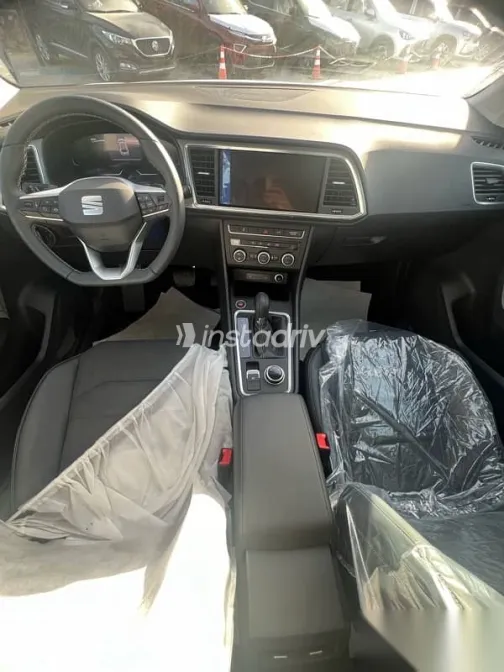 سيات اتيكا 2026 رمادي جديدة للبيع - 4