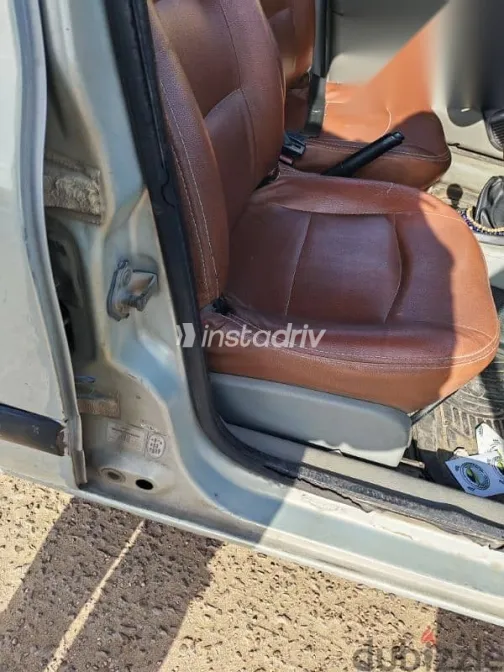 رينو كليو 2003 فضي مستعملة للبيع - 4