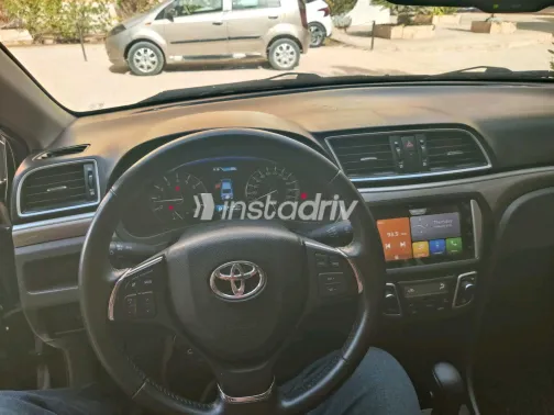 تويوتا بيلتا 2022 أبيض مستعملة للبيع - 3