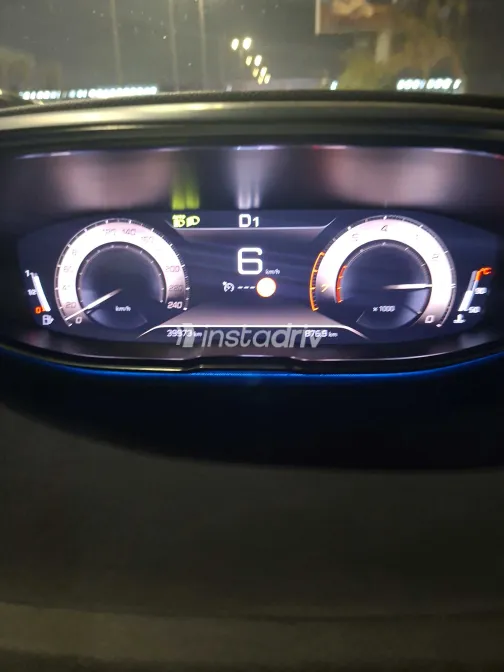 بيجو 5008 2022 أبيض مستعملة للبيع - 1