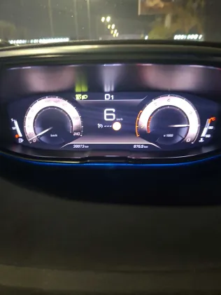 بيجو 5008 2022 أبيض مستعملة للبيع