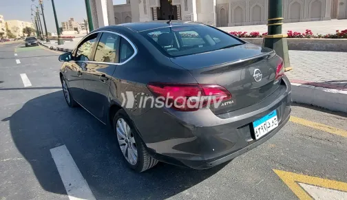 اوبل أسترا 2016 أبيض مستعملة للبيع - 7