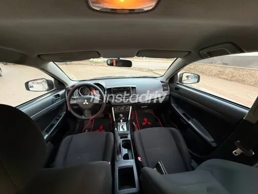 ميتسوبيشي لانسر 2016 فضي مستعملة للبيع - 5