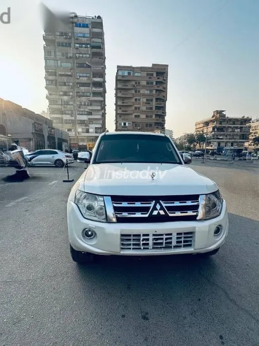 Mitsubishi Pajero 2014 White Used for Sale - 1