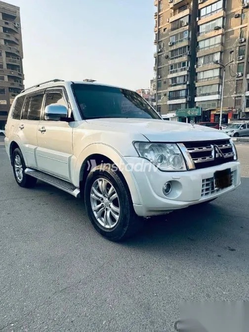 Mitsubishi Pajero 2014 White Used for Sale - 2