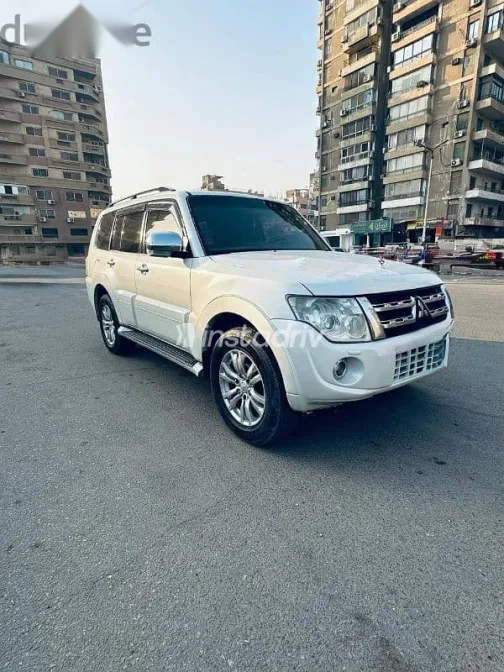 Mitsubishi Pajero 2014 White Used for Sale - 3
