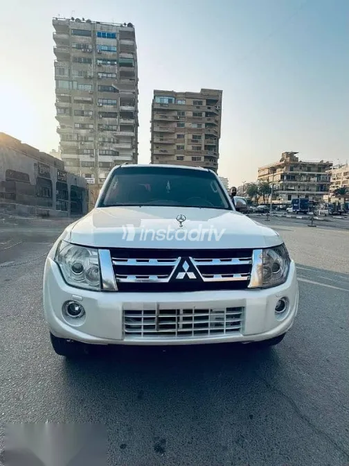 Mitsubishi Pajero 2014 White Used for Sale - 4