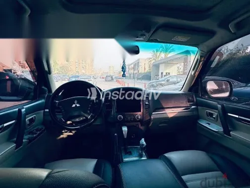 Mitsubishi Pajero 2014 White Used for Sale - 5