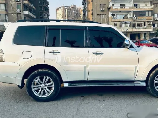 Mitsubishi Pajero 2014 White Used for Sale - 7