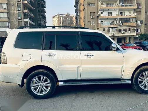 Mitsubishi Pajero 2014 White Used for Sale - 8