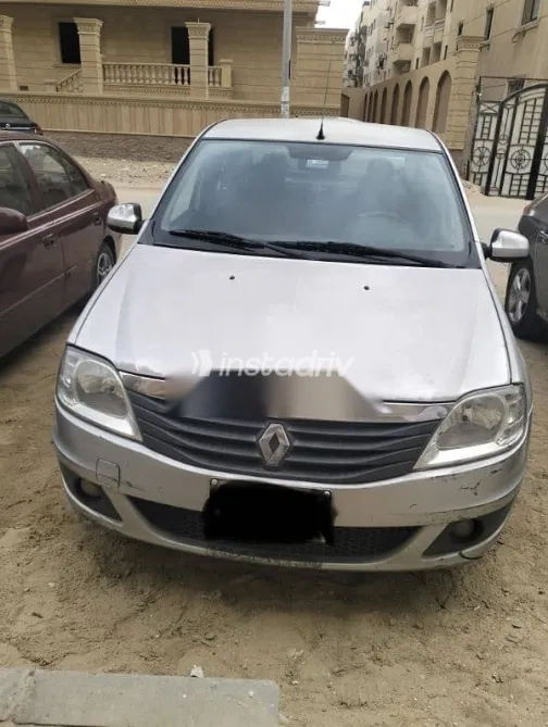 رينو لوجان 2013 فضي مستعملة للبيع - 1