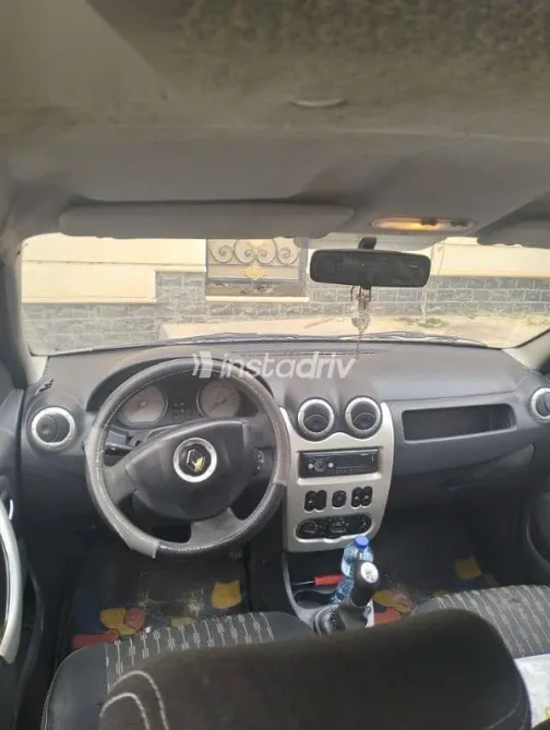 رينو لوجان 2013 فضي مستعملة للبيع - 4