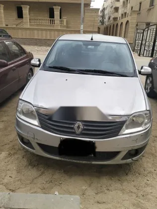 رينو لوجان 2013 فضي مستعملة للبيع