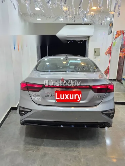 Kia Cerato 2021 Gray Used for Sale - 4