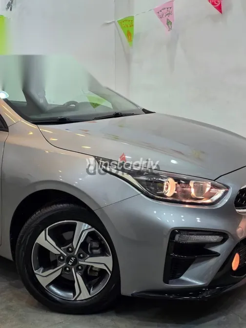 Kia Cerato 2021 Gray Used for Sale - 5