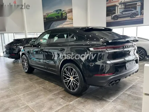 بورش كايين 2025 أسود مستعملة للبيع - 2