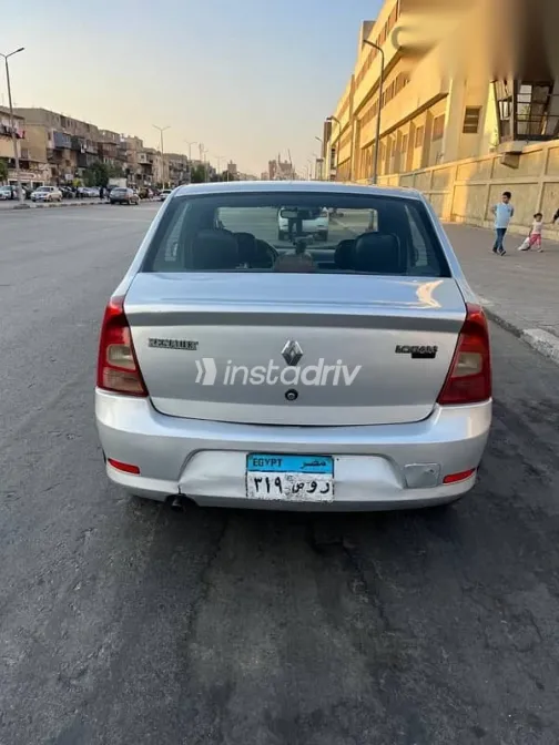 رينو لوجان 2013 فضي مستعملة للبيع - 2