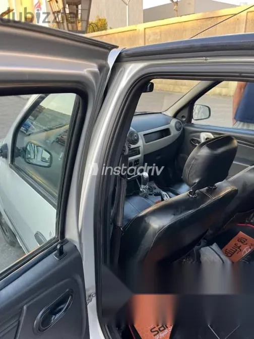 رينو لوجان 2013 فضي مستعملة للبيع - 6