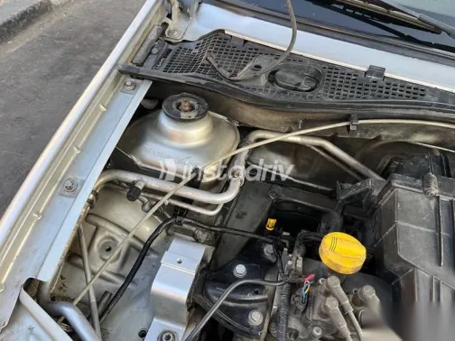 رينو لوجان 2013 فضي مستعملة للبيع - 7