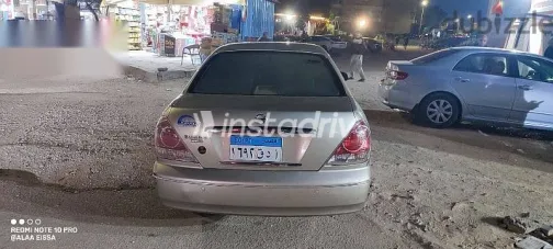 نيسان صنى 2015 ذهبي مستعملة للبيع - 3