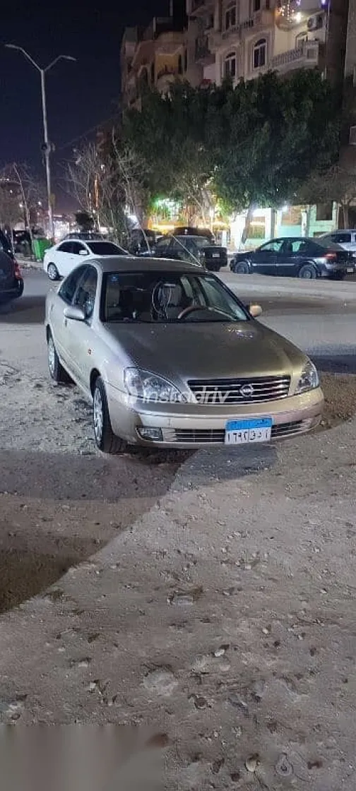 نيسان صنى 2015 ذهبي مستعملة للبيع - 4