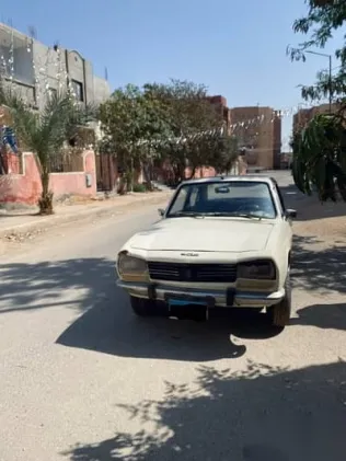 بيجو 504 1976 أبيض مستعملة للبيع