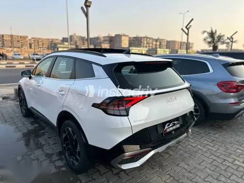 كيا سبورتاج 2022 أبيض مستعملة للبيع - 4