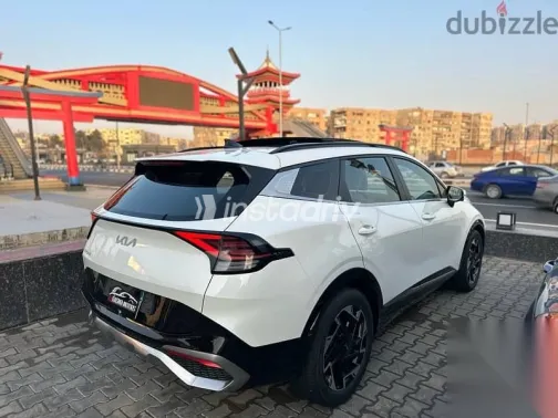 كيا سبورتاج 2022 أبيض مستعملة للبيع - 5