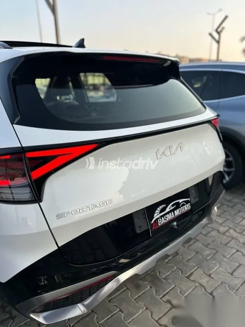 كيا سبورتاج 2022 أبيض مستعملة للبيع - 8