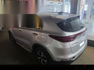 كيا سبورتاج 2021 فضي مستعملة للبيع