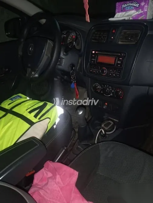 رينو لوجان 2016 أزرق غامق مستعملة للبيع - 2