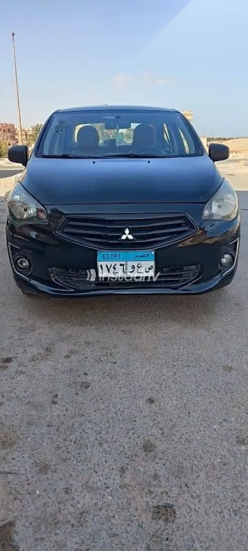 ميتسوبيشي اتراج 2015 أسود مستعملة للبيع - 4