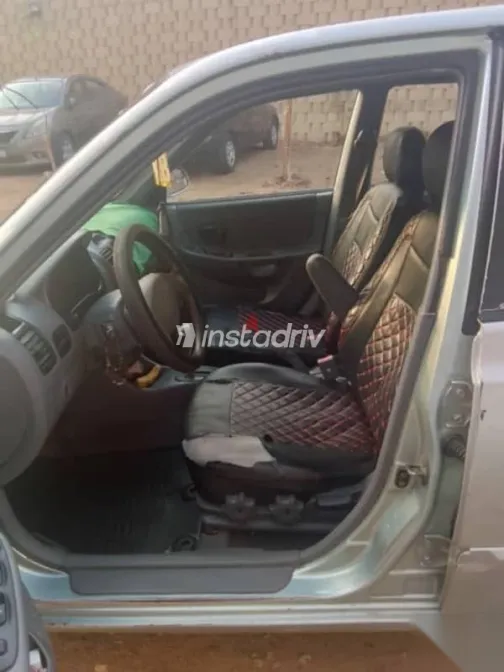 هيونداي فيرنا 2004 فضي مستعملة للبيع - 4