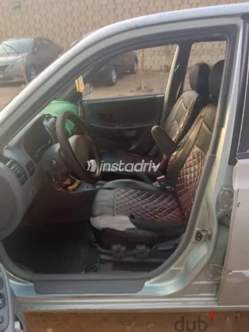 هيونداي فيرنا 2004 فضي مستعملة للبيع - 5