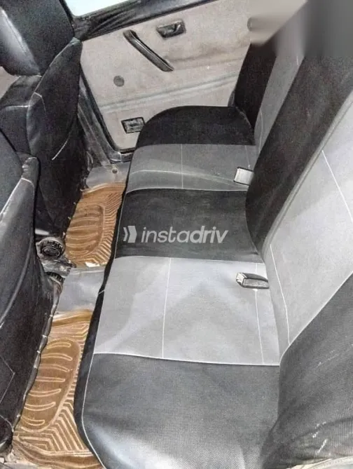 فولكس فاغن جيتا 1990 أزرق غامق مستعملة للبيع - 4